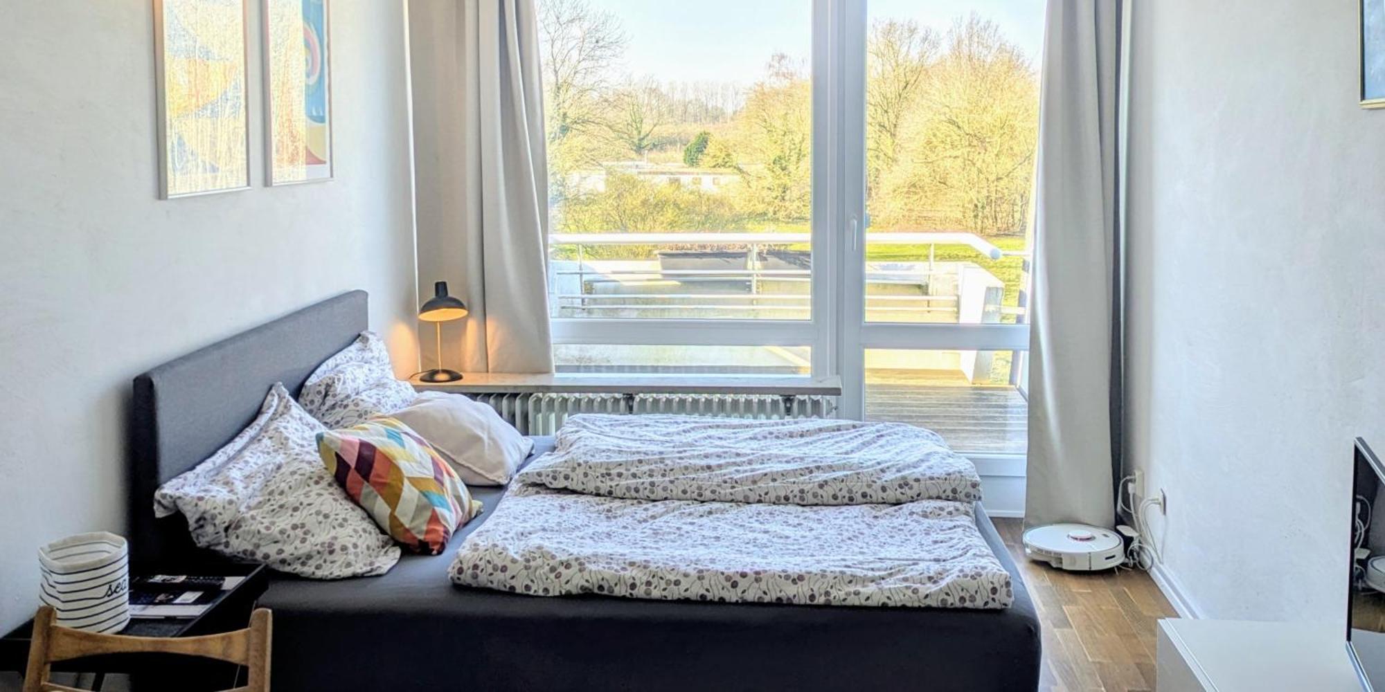 Sunny Seaside Apartment